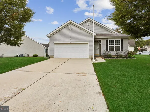 18 Daffodil Dr, Little Egg Harbor, NJ 08087