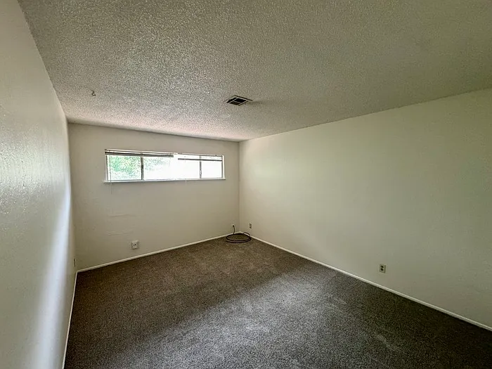 5322 Castle St — Photo 13