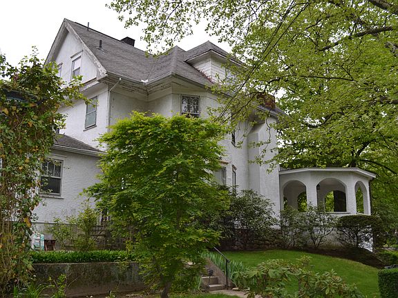2nd image of 753 Gramatan Ave