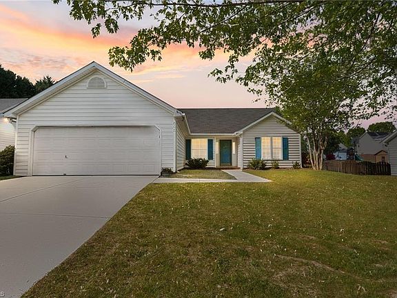 2nd image of 808 Eagle Point Dr