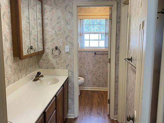 5th image of 438 Austin Rd #B