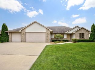 5509 W Cedar Crest Ct, Appleton, WI 54914