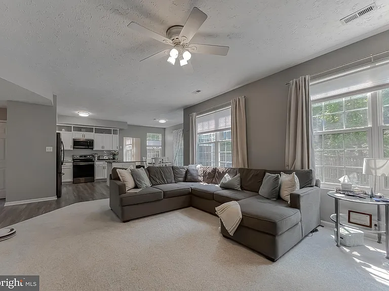48221 Keel Dr — Photo 22