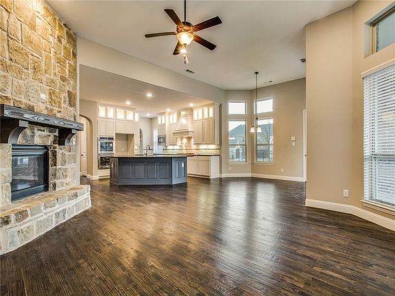 3rd image of 4704 Latour Ln