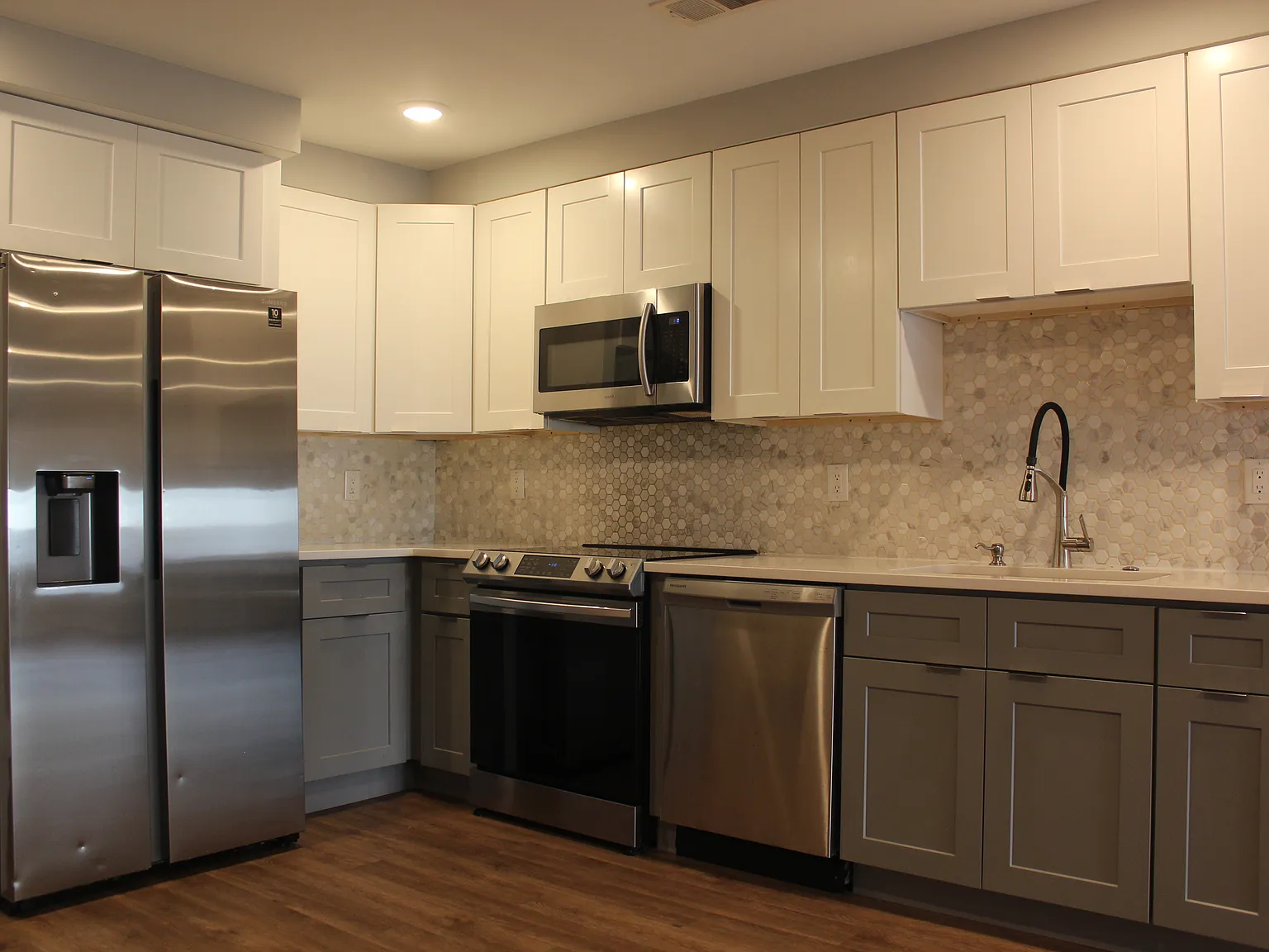 3 bed, 1875 sqft, $2,925 — Photo 2