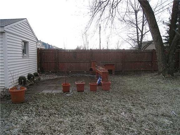 4th image of 1359 Parker Blvd