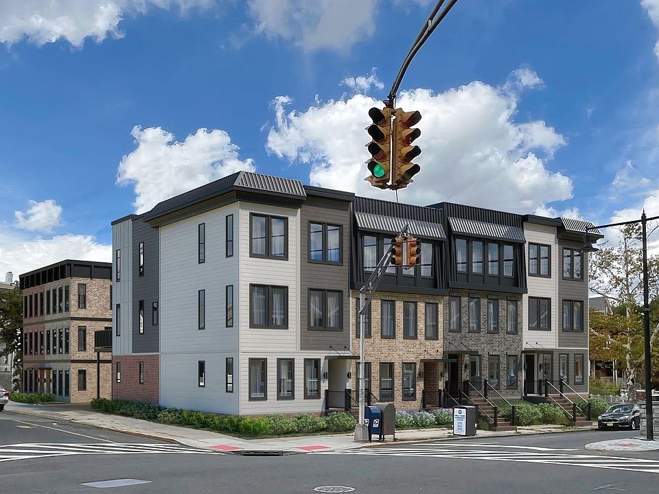 1st image of 500 Davis Ave #904