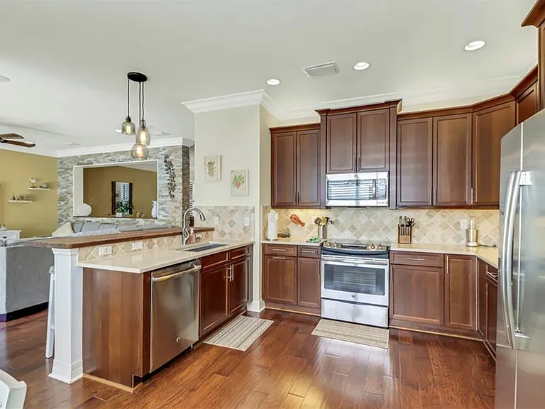 3402 Tigris Ln — Photo 6