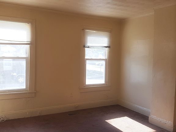 5th image of 2500 Hale St APT 1