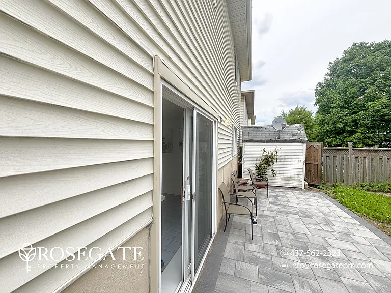 594 Queen Victoria Dr #2 — Photo 14