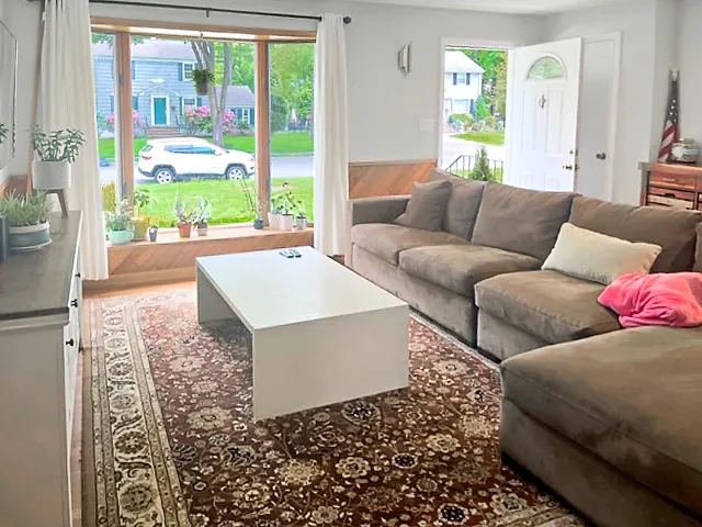 91 Irving Ave — Photo 3