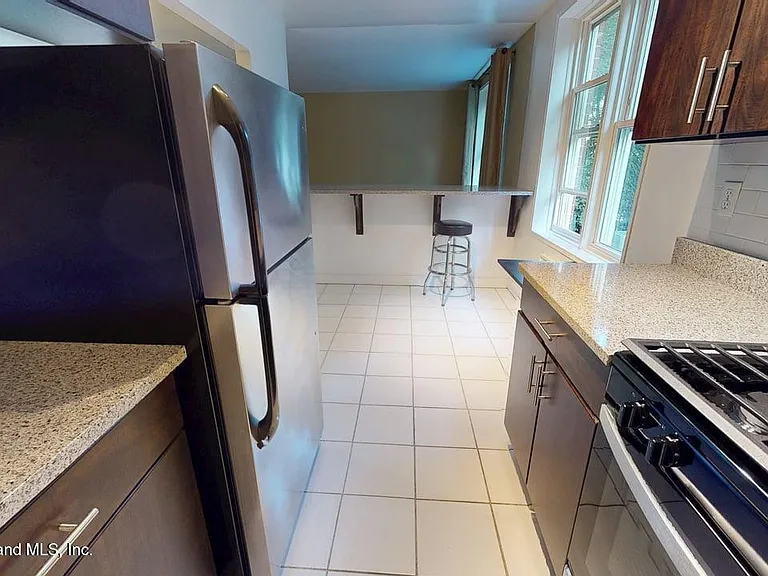 36 Hamilton Ave #1P — Photo 9