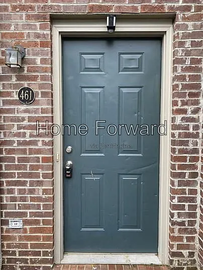 461 Dabney Dr — Photo 1