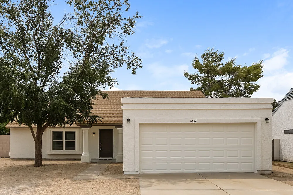 3 bed, 2.0 bath, 1398 sqft, $2,315 — Photo 1