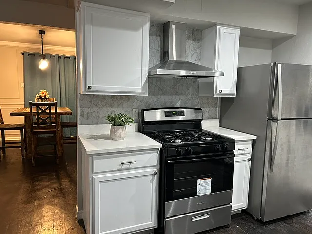 5 bed, 1800 sqft, $2,400 — Photo 3
