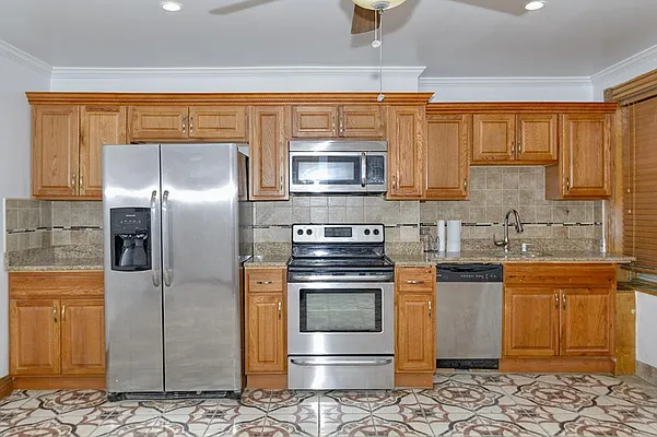 Rented by R New York | media 18