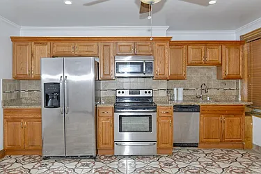 Rented by R New York