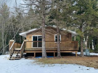8114 Sunshine Ln, Pocono Summit, PA 18346