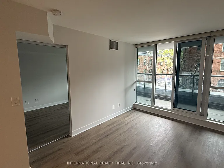 320 Richmond St E #208 — Photo 11