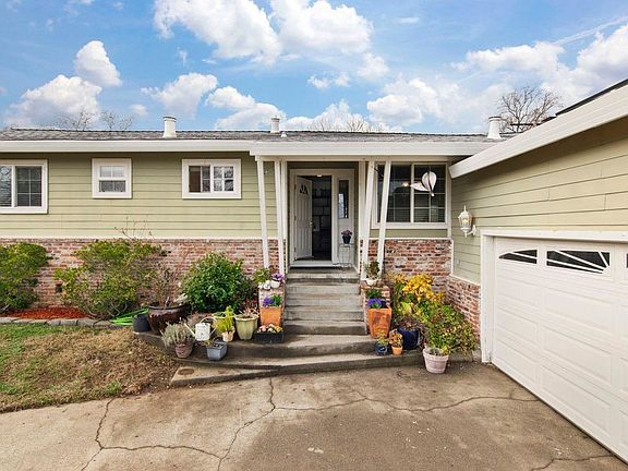 3rd image of 4631 Peter Ave