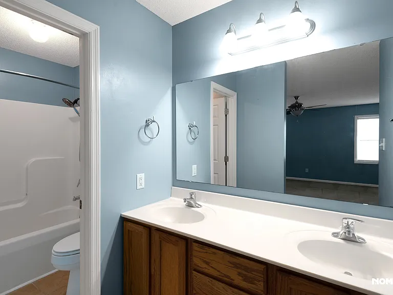 216 Stone Point Ln — Photo 20
