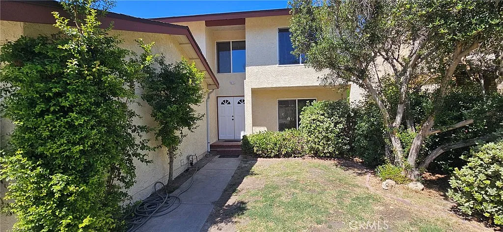 4 bed, 2084 sqft, $4,500 — Photo 1