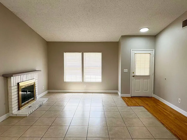 4325 Newcastle Rd — Photo 6