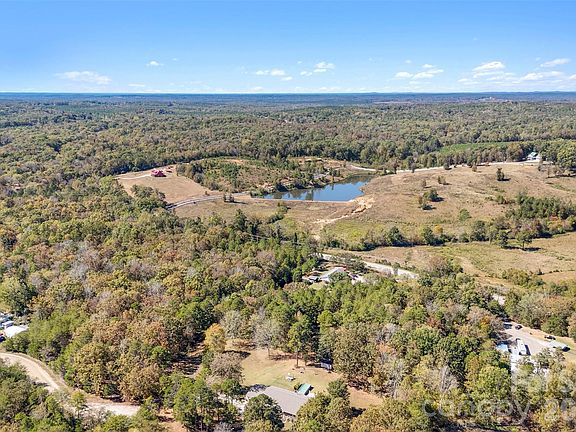 2nd image of 2411 Mission Rd