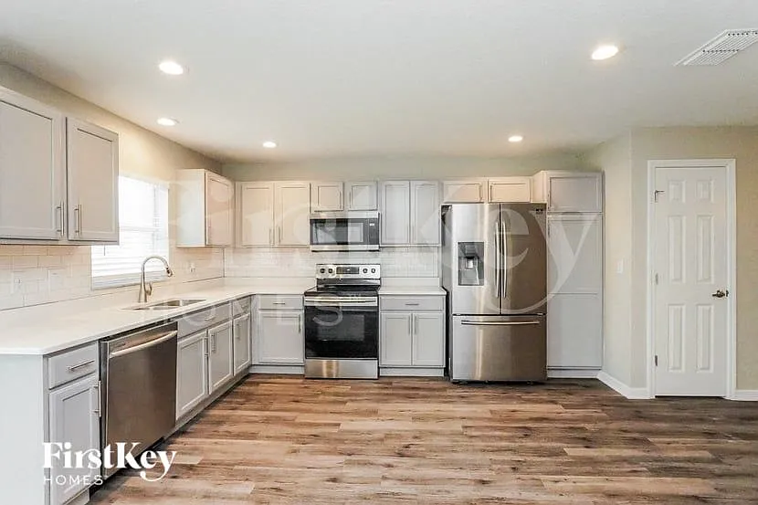 4 bed, 3.5 bath, 2164 sqft, $2,820 — Photo 4