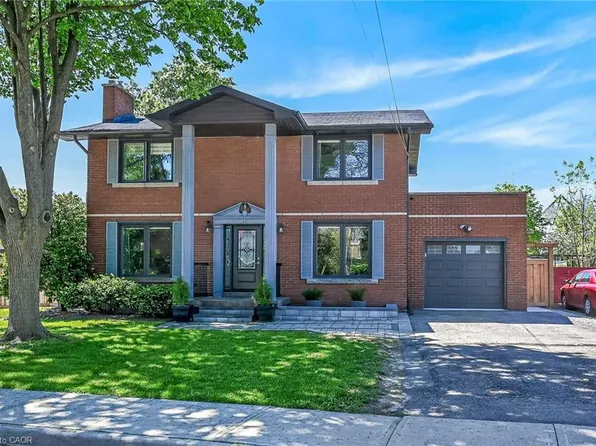 1 Sandringham Ave, Hamilton, ON L9C 2H3