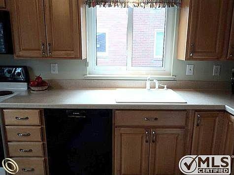 APPLIANCES INCLUDED