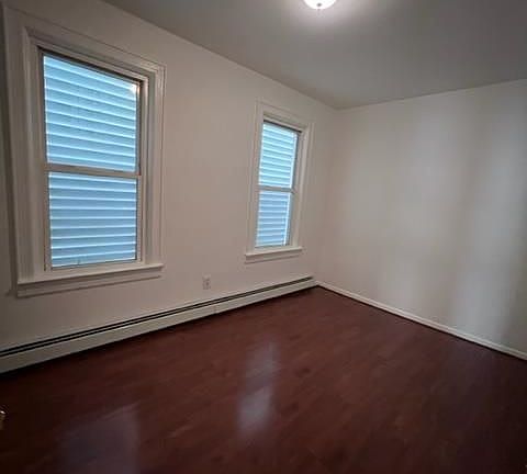 3rd image of 382 Woodlawn Ave