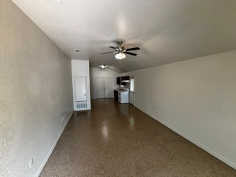 501 S Henderson St — Photo 7
