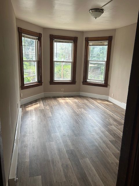 2nd image of 194 Grattan St #2L