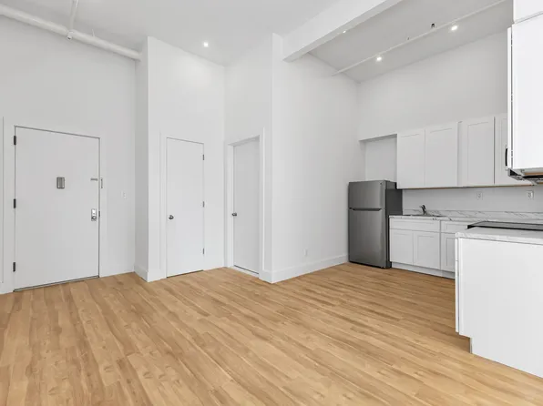 81 Willoughby Street image 3 of 8