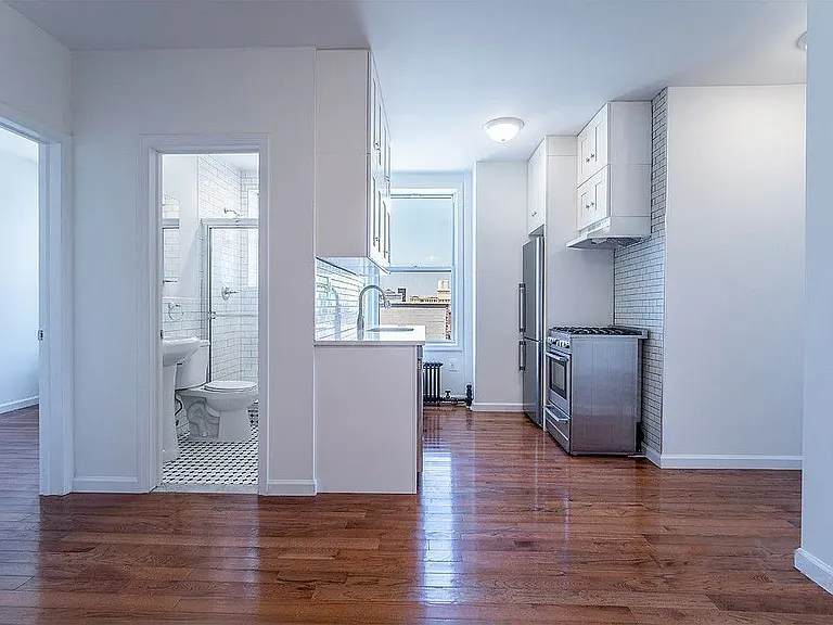 337 44th St #3 — Photo 3