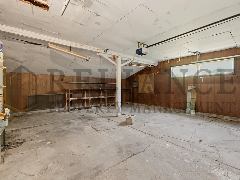 4853 S Madison Ave — Photo 32