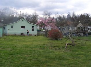 607 Scarbro Loop Rd, Scarbro, WV 25917