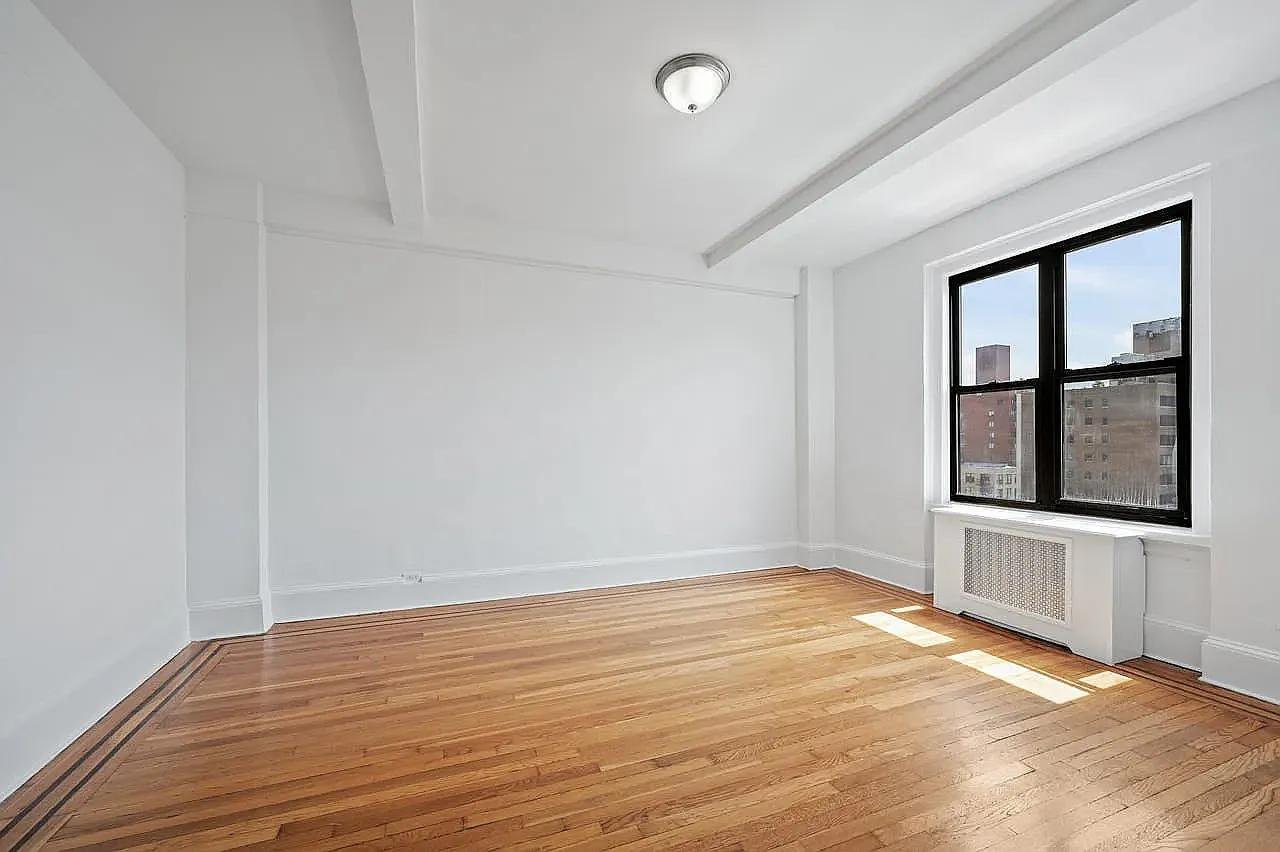 208 West 23rd Street — Photo 2