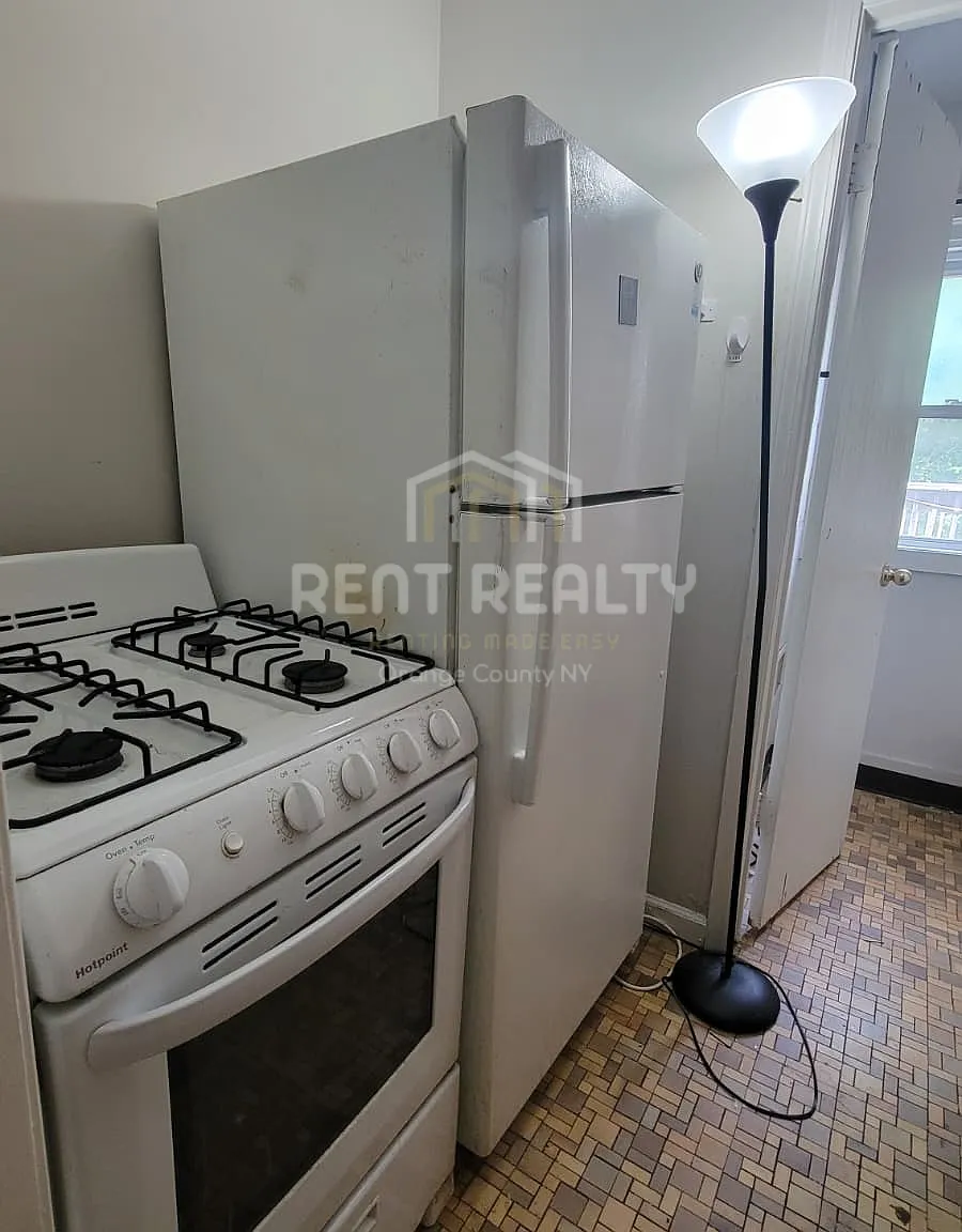1 bed, 300 sqft, $1,150 — Photo 1
