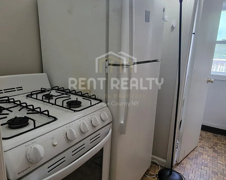 143 Main St #7