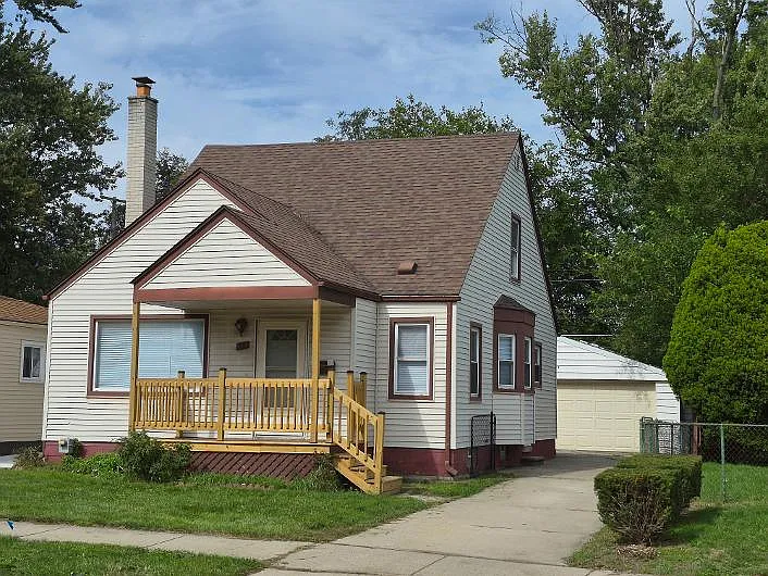 143 E Brickley Ave