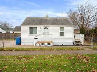 8404 Garbor St, Warren, MI 48093