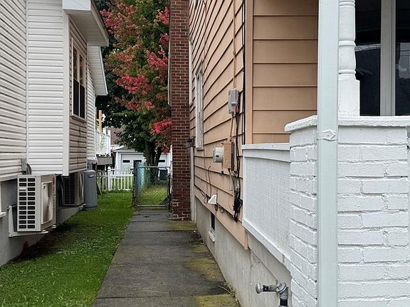 2nd image of 153 S 3rd St