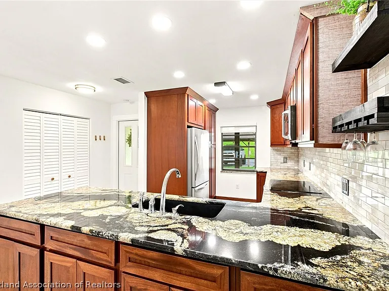 3 Charlton Dr — Photo 11
