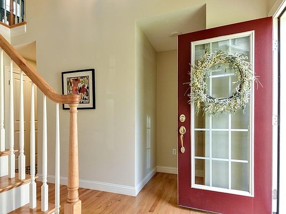 3rd image of 4 McGill Ct #4