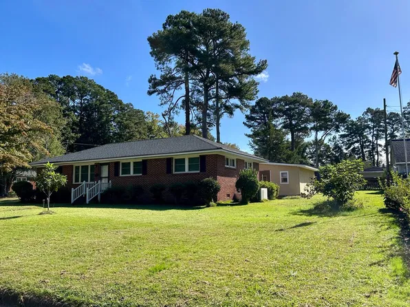 901 Hyland Ave, Williamston, NC 27892