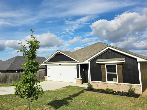 847 Martin St, Chandler, TX 75758