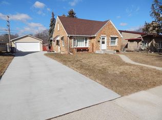 2961 S 55th St, Milwaukee, WI 53219