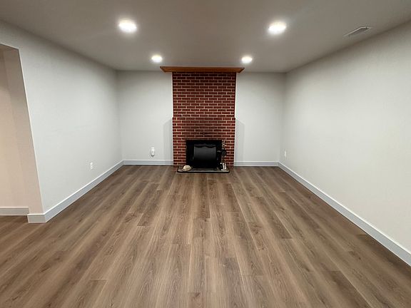 4th image of 1550 SE 4th St #B
